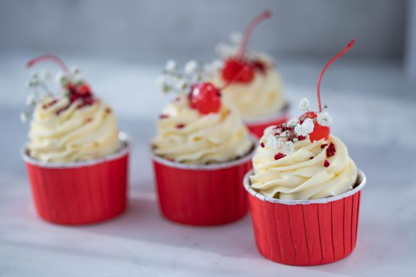 Comment faire des cupcakes à la vanille avec un glaçage au cream cheese?