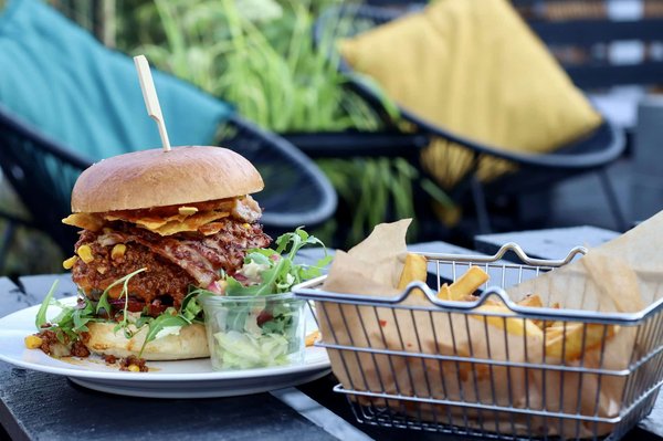 Comment préparer des frites de polenta dorées et croustillantes au four?