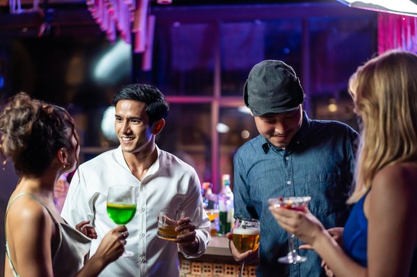 Bars dansants en france : ambiance festive et privatisation